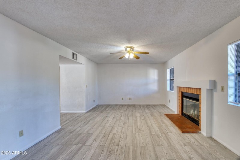 082103-1801 Periwinkle Drive