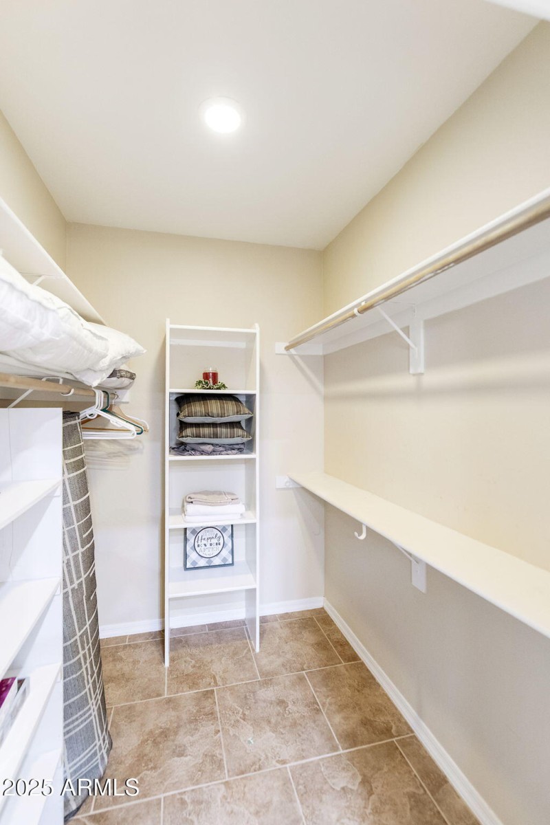 2nd bdrm walk in closet