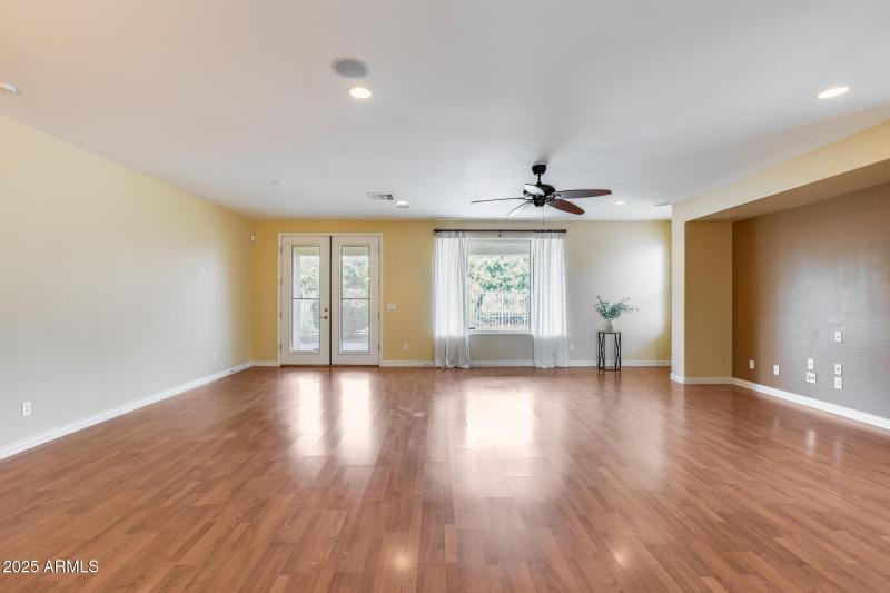 Large Family/Living Room
