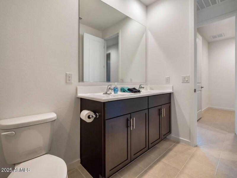 b7ce1b3f-6f68-4c14-b5d4-ef40d442506b - C