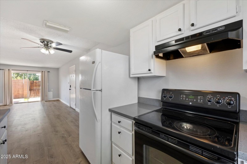 Kitchen with Fridge included