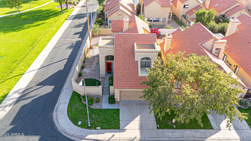 House Sits on the Corner