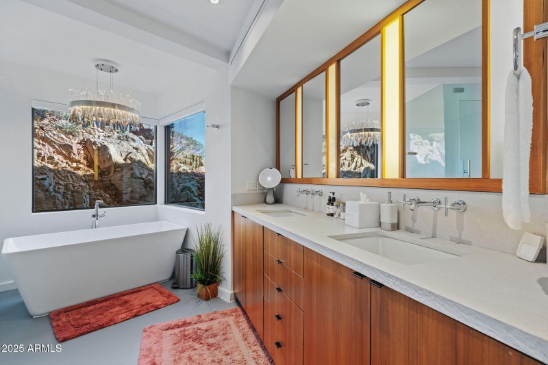 41-web-or-mls-7517 N Moonlight Ln--8