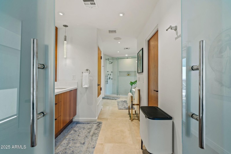 69-web-or-mls-7517 N Moonlight Ln--64