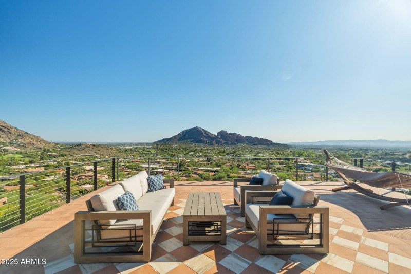 83-web-or-mls-7517 N Moonlight Ln--78