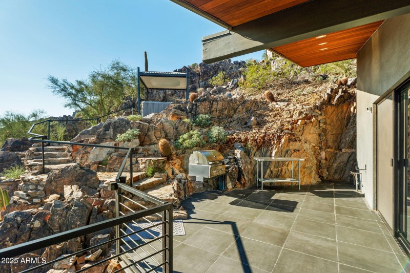 97-web-or-mls-7517 N Moonlight Ln--95