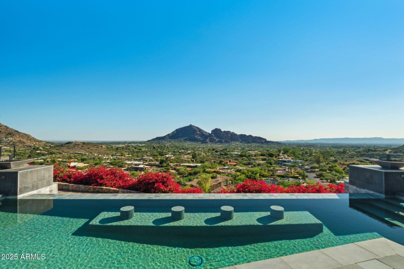 101-web-or-mls-7517 N Moonlight Ln--99