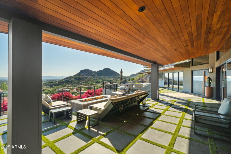 105-web-or-mls-7517 N Moonlight Ln--103