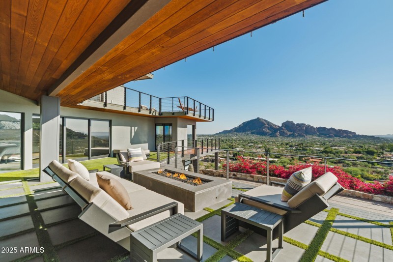 107-web-or-mls-7517 N Moonlight Ln--105