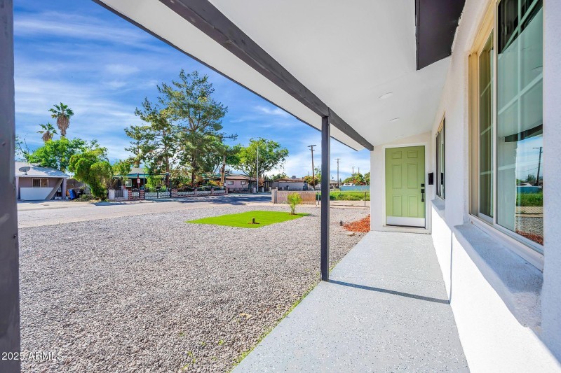 3328 E Willetta St-4