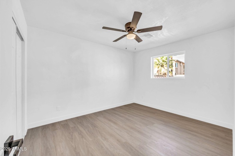 3328 E Willetta St-16