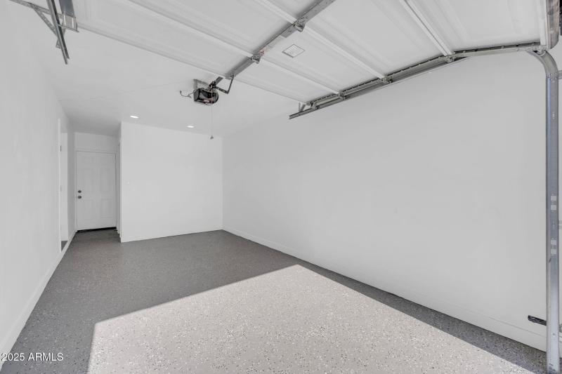 3328 E Willetta St-23