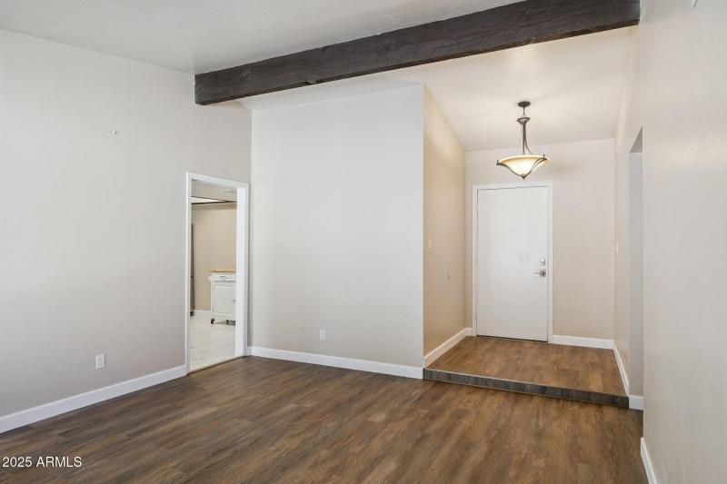 3-web-or-mls-4662-w-kings-ave