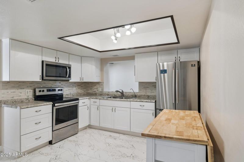 12-web-or-mls-4662-w-kings-ave