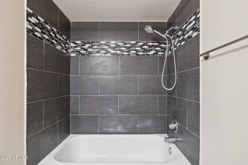 24-web-or-mls-4662-w-kings-ave