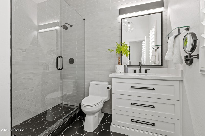 Guest bedroom 1 ensuite