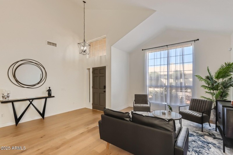 Entrance living room