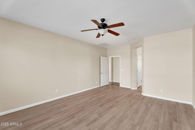 22-web-or-mls-3586 E Riopelle Ct-21