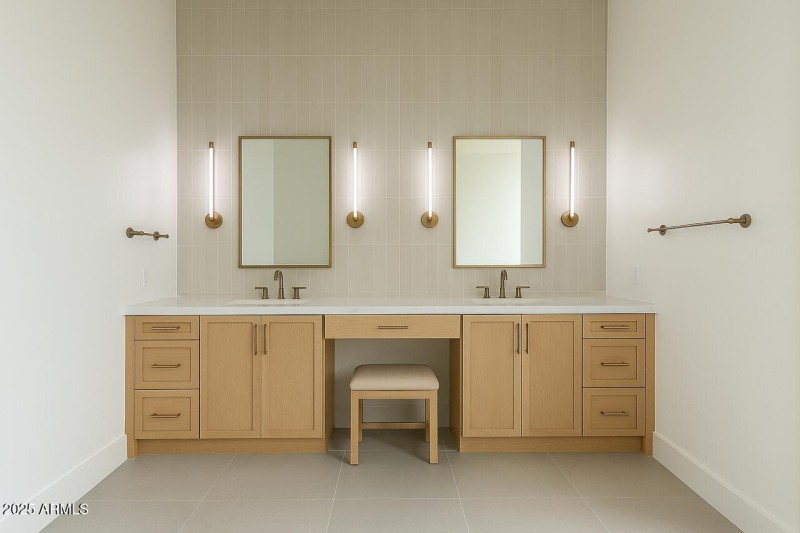 41EE724D-8E28-4A28-BBA7-F47586F59042