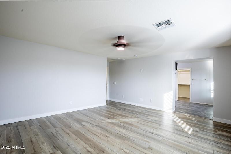 3312 E Russell St-43