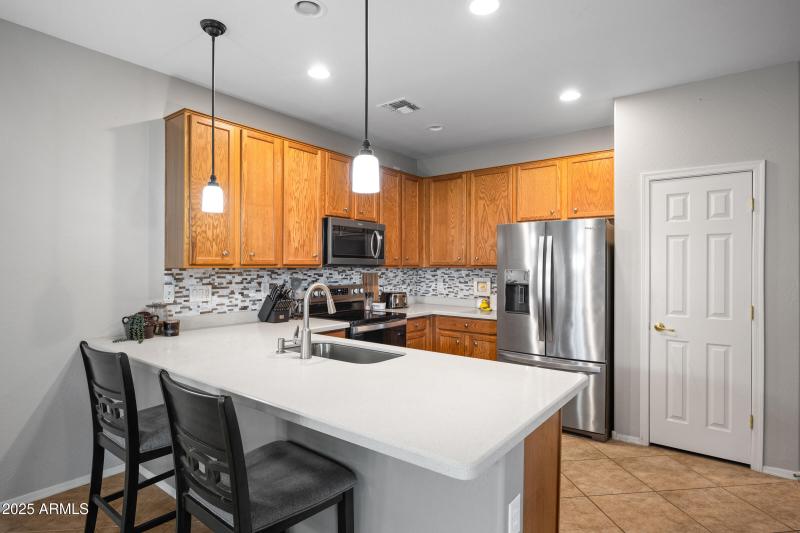 42113 W Miller Ln-13