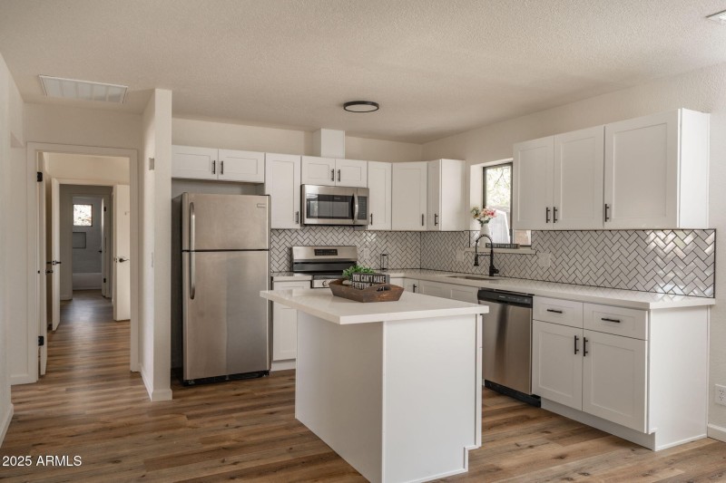 5-web-or-mls-415-w-fir-st