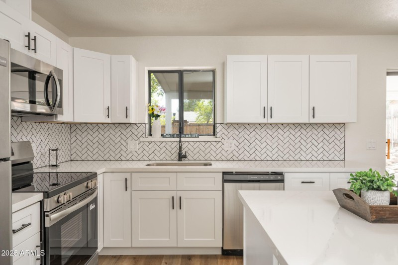 7-web-or-mls-415-w-fir-st