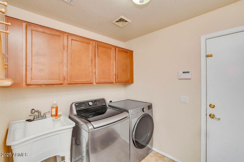 Laundry Room w/Sink & Cabinets