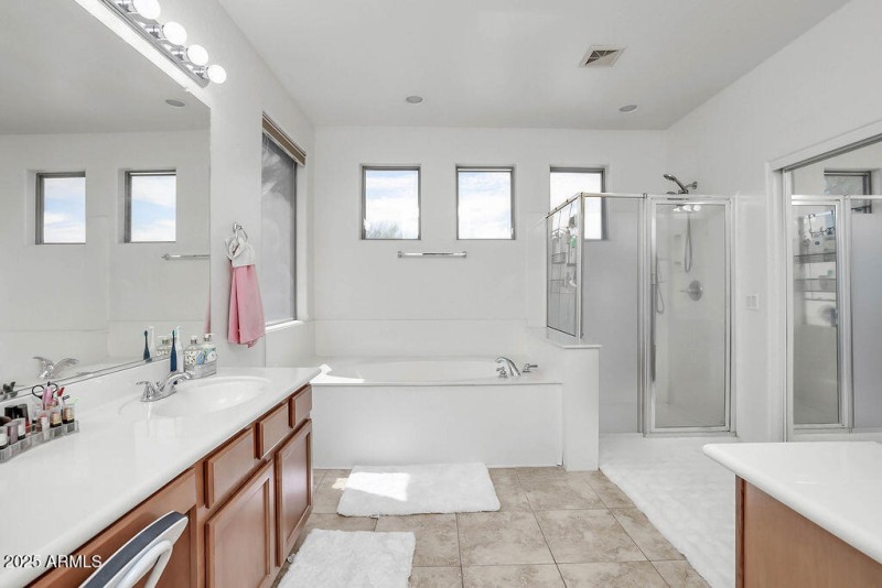 Master Bedroom Bathroom