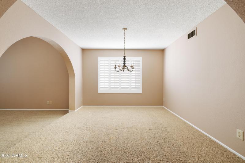 Formal_Dining_Room_Photo_1