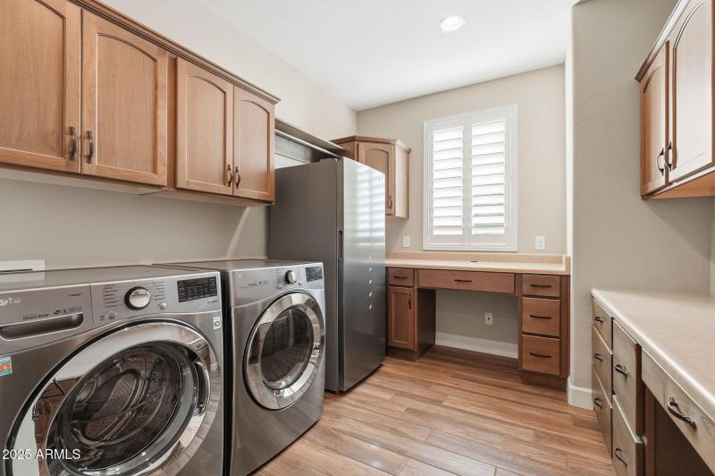 Laundry room/office