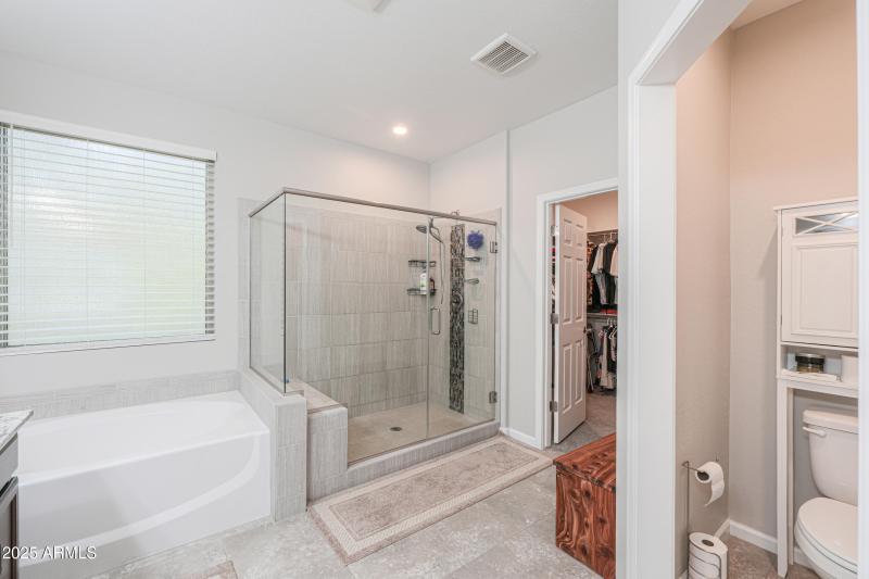 Master tub & shower