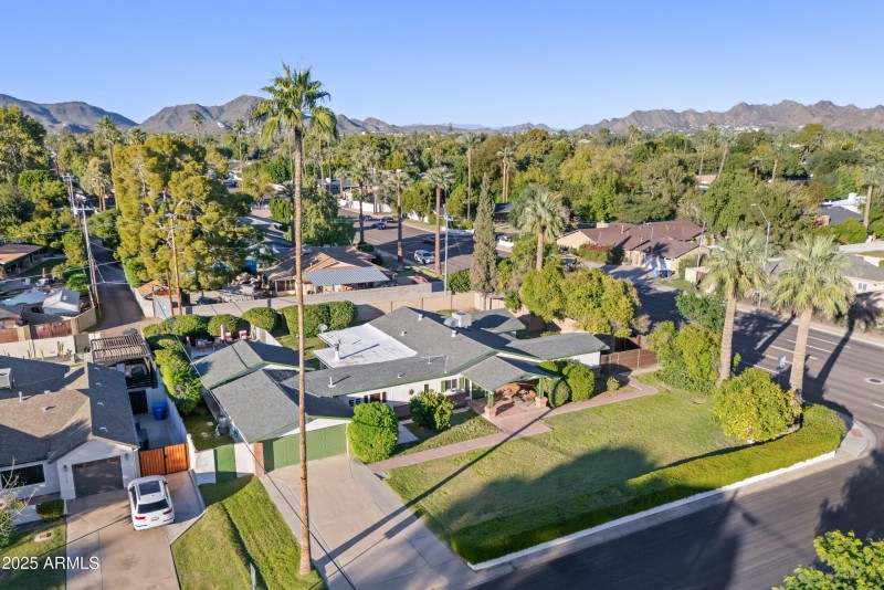 13_7502 n 7th ave-13