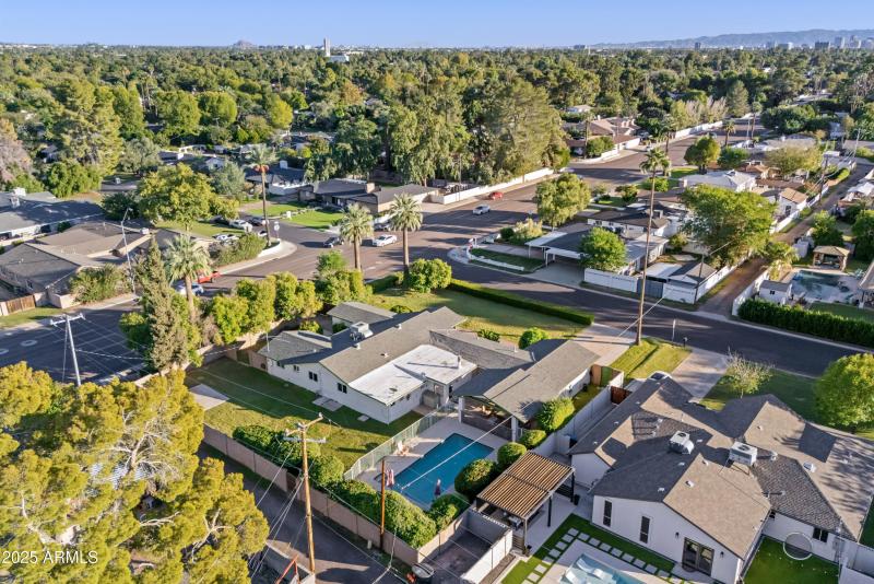 19_7502 n 7th ave-19