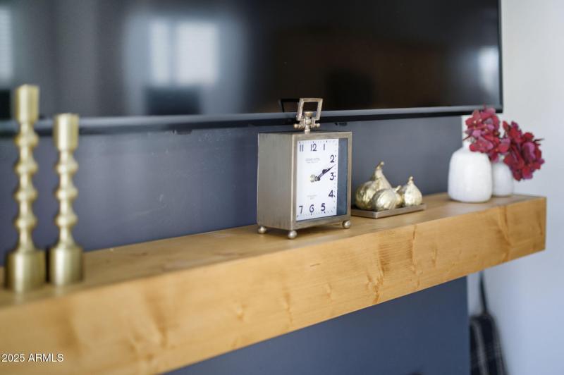 28-web-or-mls-36153 W Merced St-28