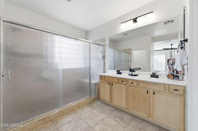 34-web-or-mls-36153 W Merced St-34