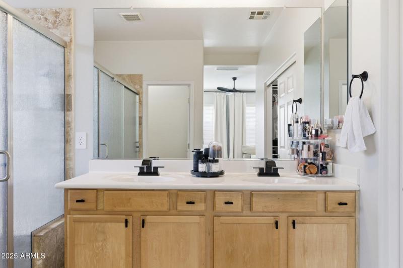 35-web-or-mls-36153 W Merced St-35