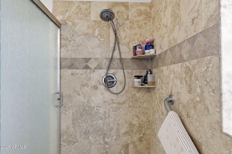 38-web-or-mls-36153 W Merced St-38