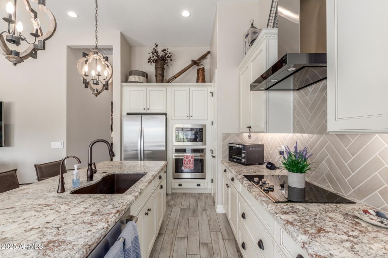 CONVENIENT GALLY KITCHEN