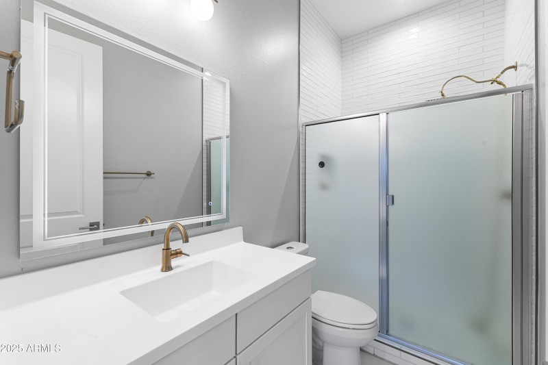 35-11086 W Hadley St