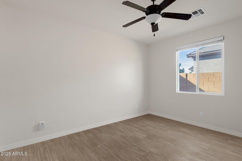 33-web-or-mls-15360-w-corrine-dr