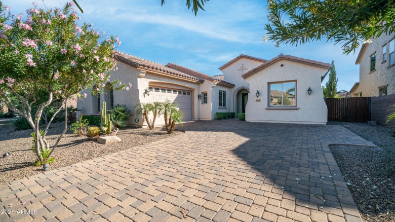 561 W Yellowstone Way Exterior Photos-3