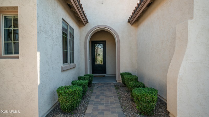 561 W Yellowstone Way Exterior Photos-4