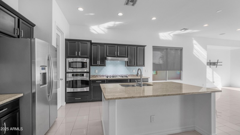 561 W Yellowstone Way (7)