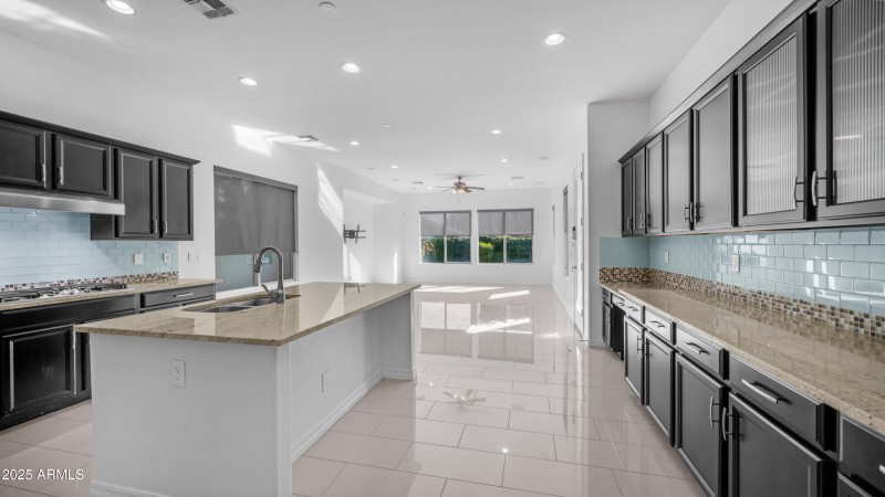 561 W Yellowstone Way (6)