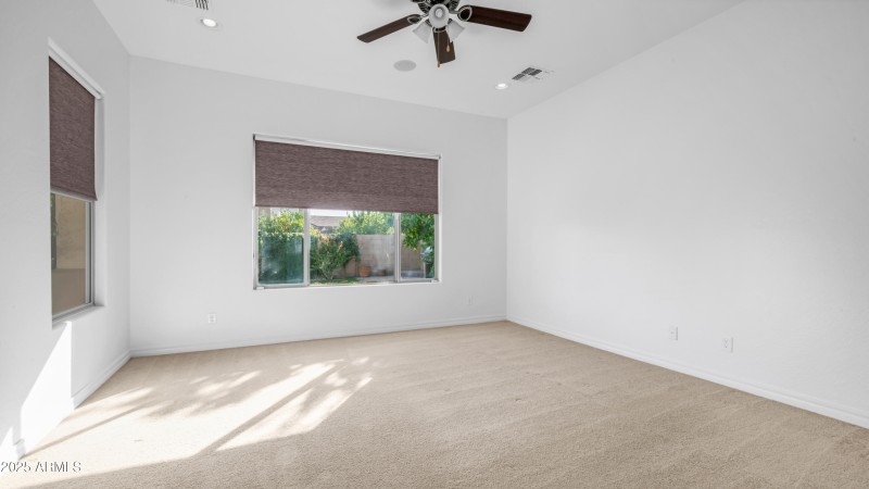 561 W Yellowstone Way (27)