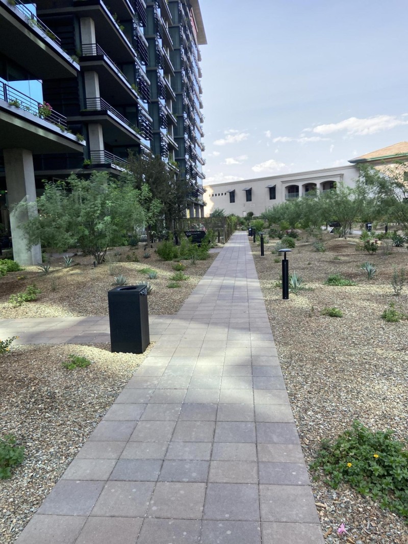 7C7071E4-2A7D-4FA6-A3B4-4828A7999E68