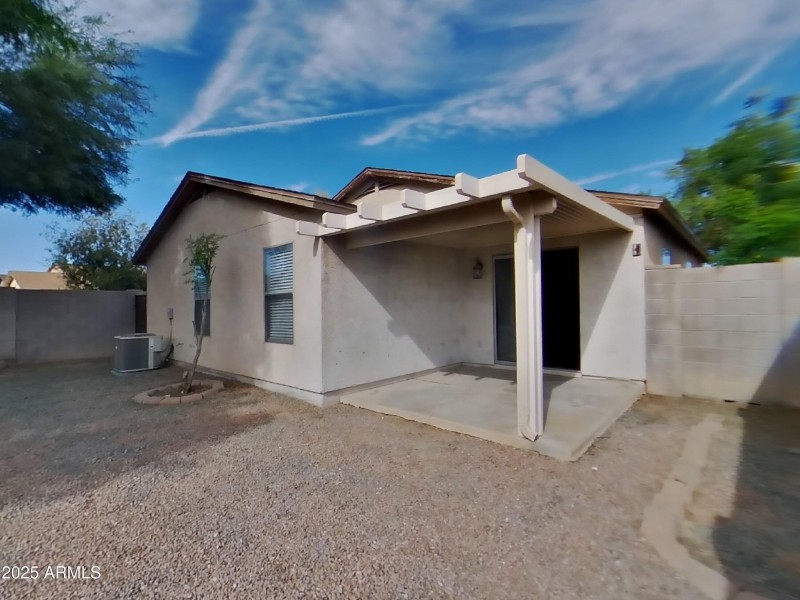 15_pc_jcV9QzjHKB_4E5CeKzU0C_center_0