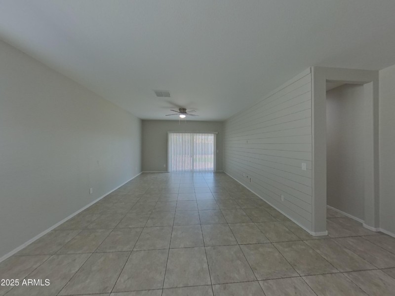 4_pc_eaECP2HEQk_AYJ7FH97EX_layout_0