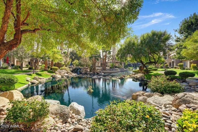 02-Area Courtyard Pool Area II